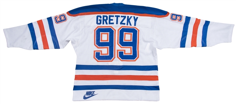 1986-1988 Wayne Gretzky Game Issued & Signed Edmonton Oilers Home Jersey (MEARS & Beckett)